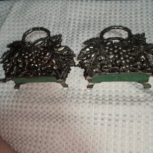 VINTAGE 1994 GODINGER SILVER PLATED  SET OF 2 GRAPE & VINE NAPKIN HOLDERS
